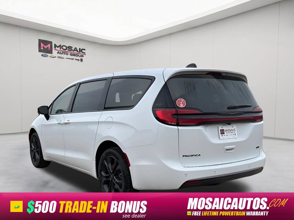 New 2026 Chrysler Pacifica Select AWD/4WD image 6