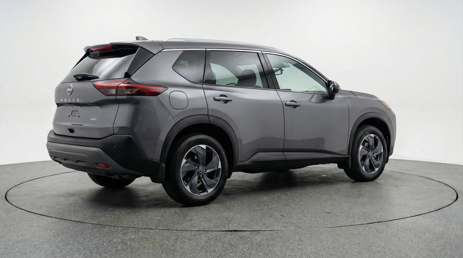 Used 2025 Nissan Rogue SV image 9