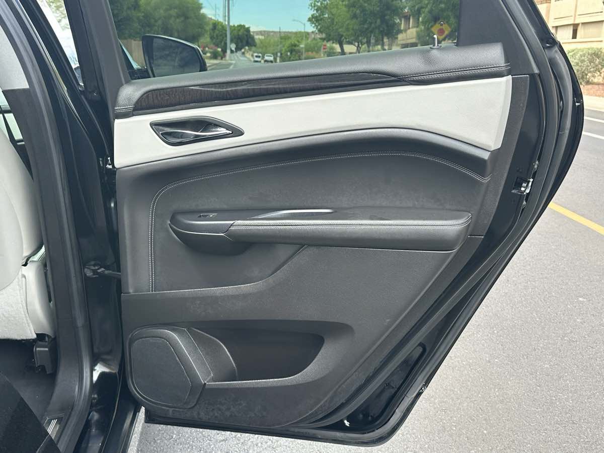 Used 2016 Cadillac SRX Luxury w/ Driver Awareness Package FWD image 45