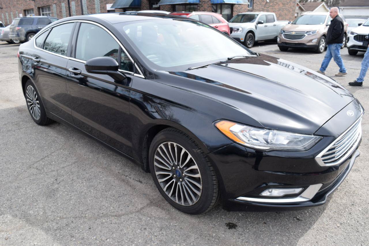 Used 2017 Ford Fusion SE w/ Fusion SE Technology Package FWD image 4