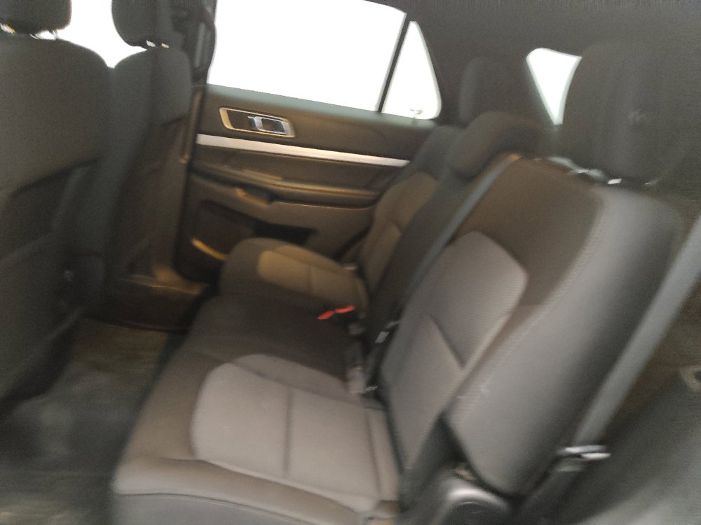 Used 2017 Ford Explorer XLT AWD/4WD image 18