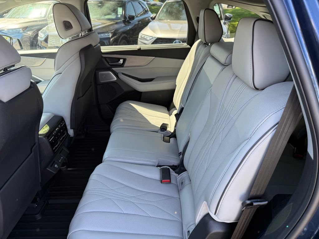 Certified 2026 Acura MDX w/ Advance Package AWD/4WD image 16