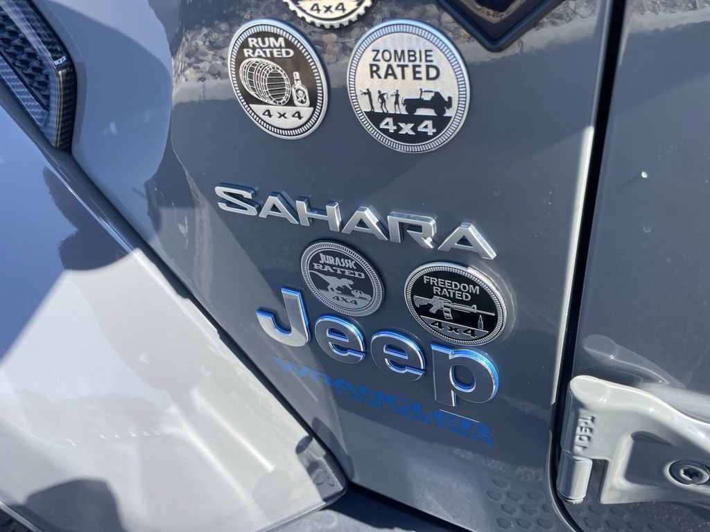 Used 2022 Jeep Wrangler Unlimited Sahara w/ Cold Weather Group AWD/4WD image 8