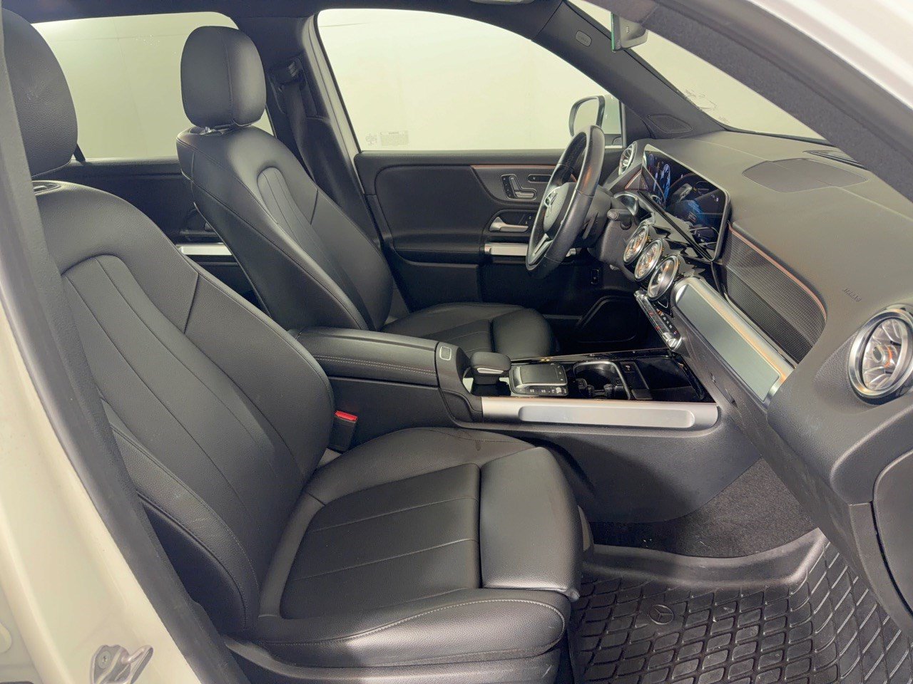 Used 2021 Mercedes-Benz GLB 250 image 30