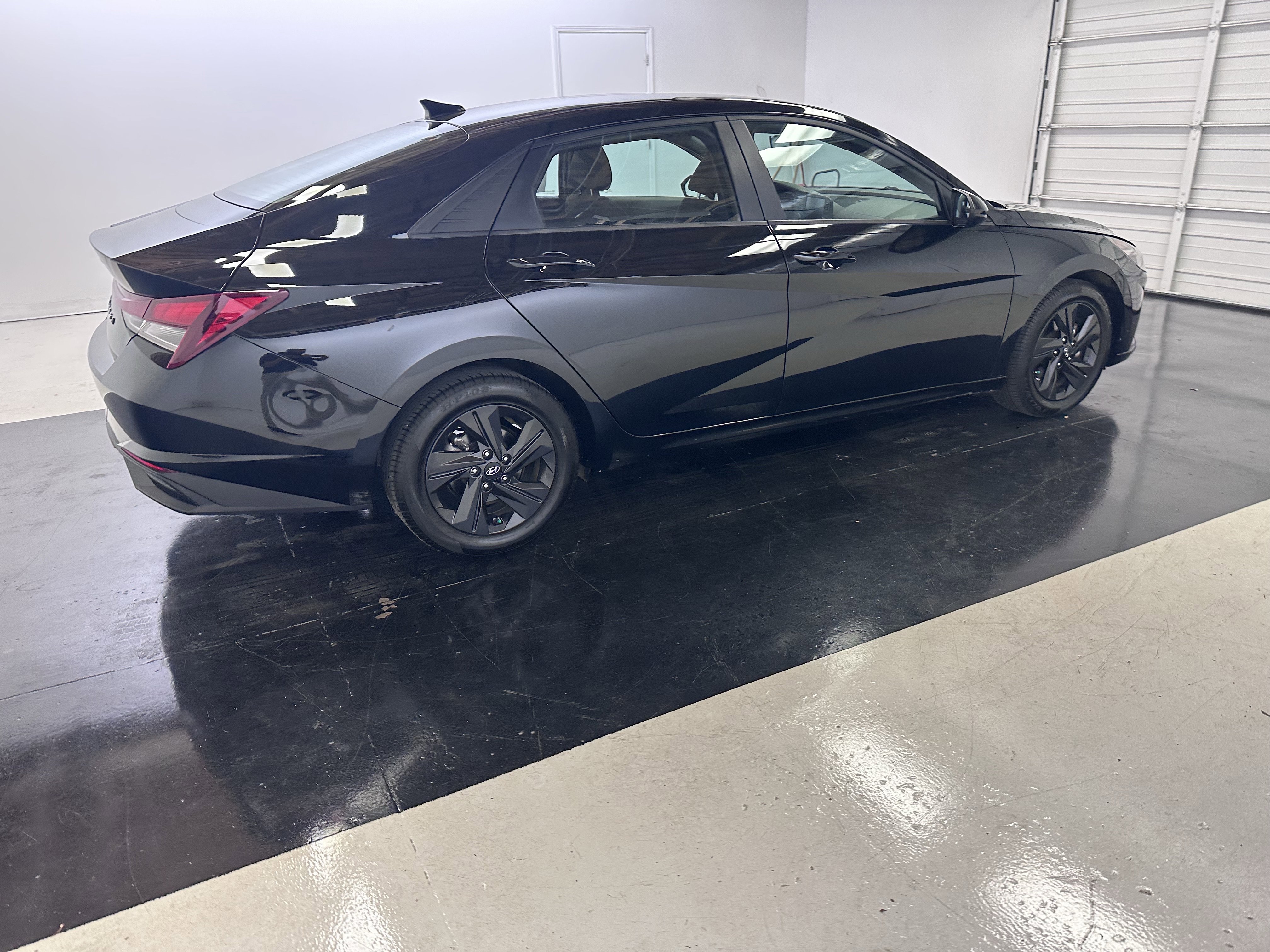Used 2021 Hyundai Elantra SEL image 18