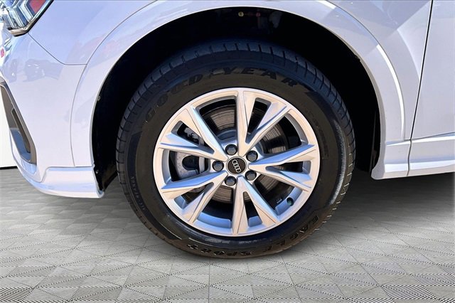 Used 2024 Audi Q3 2.0T Premium Plus w/ Premium Plus Package image 8