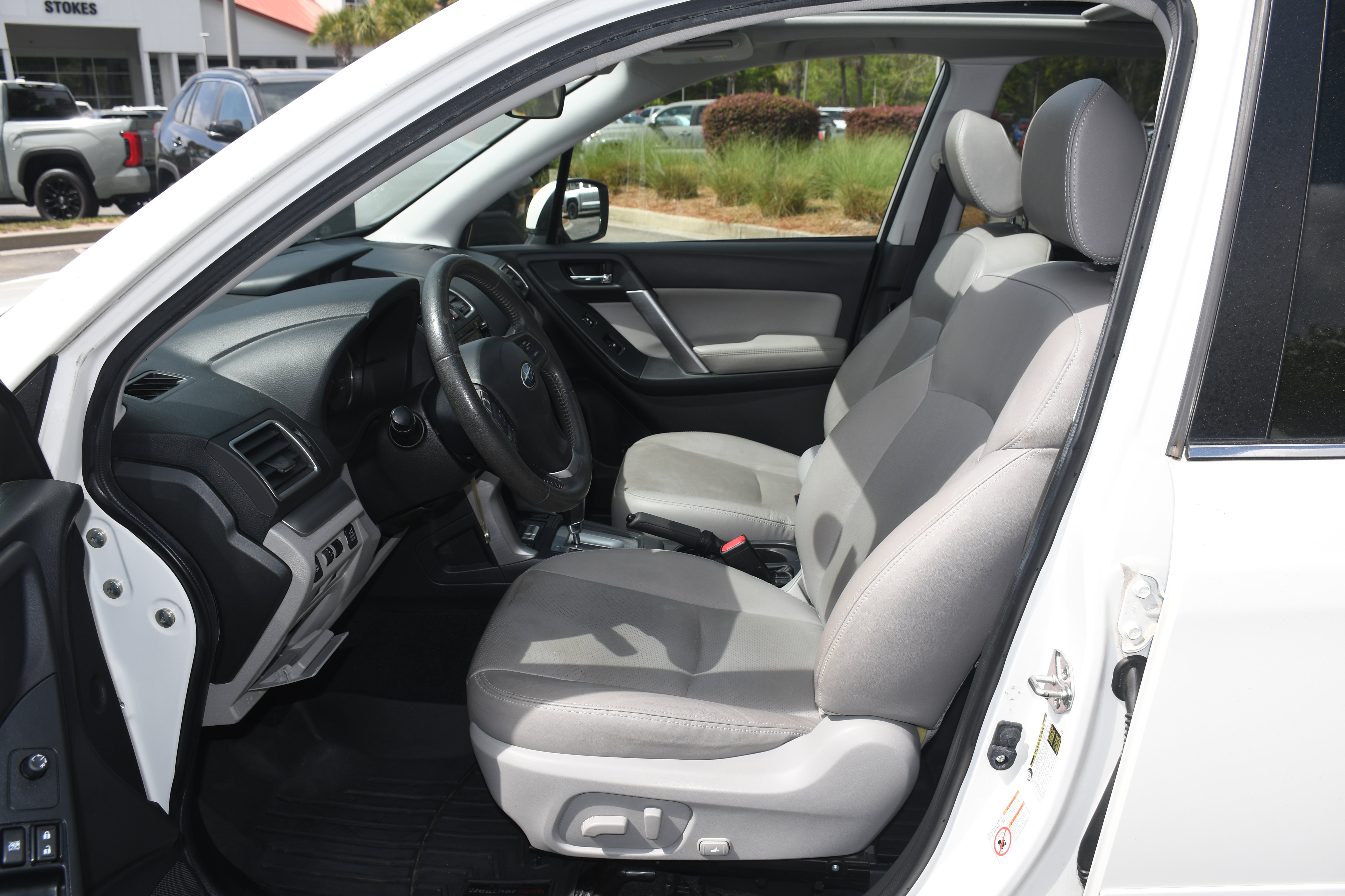 Used 2016 Subaru Forester 2.5i Limited AWD/4WD image 8
