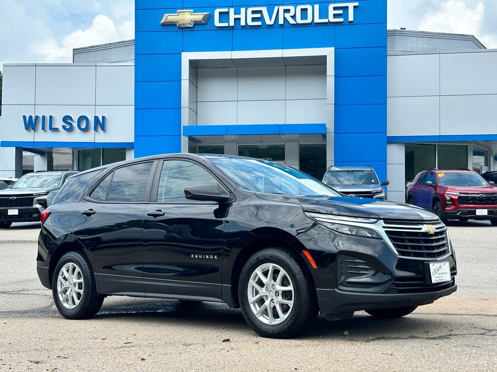 Used 2023 Chevrolet Equinox LS FWD image 1