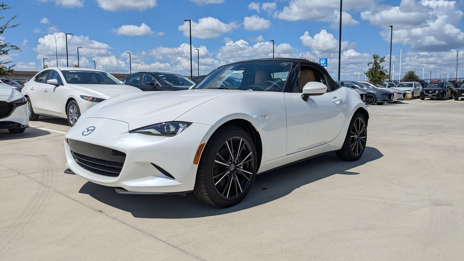 New 2026 MAZDA MX-5 Miata Grand Touring RWD image 1