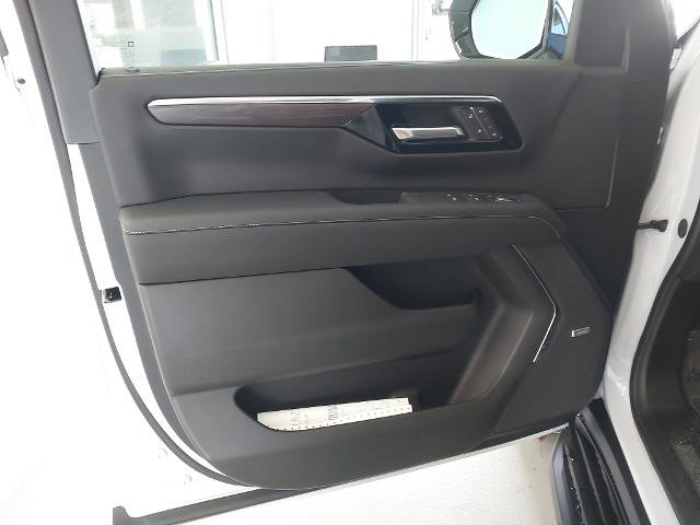 New 2026 Chevrolet Suburban Premier image 24