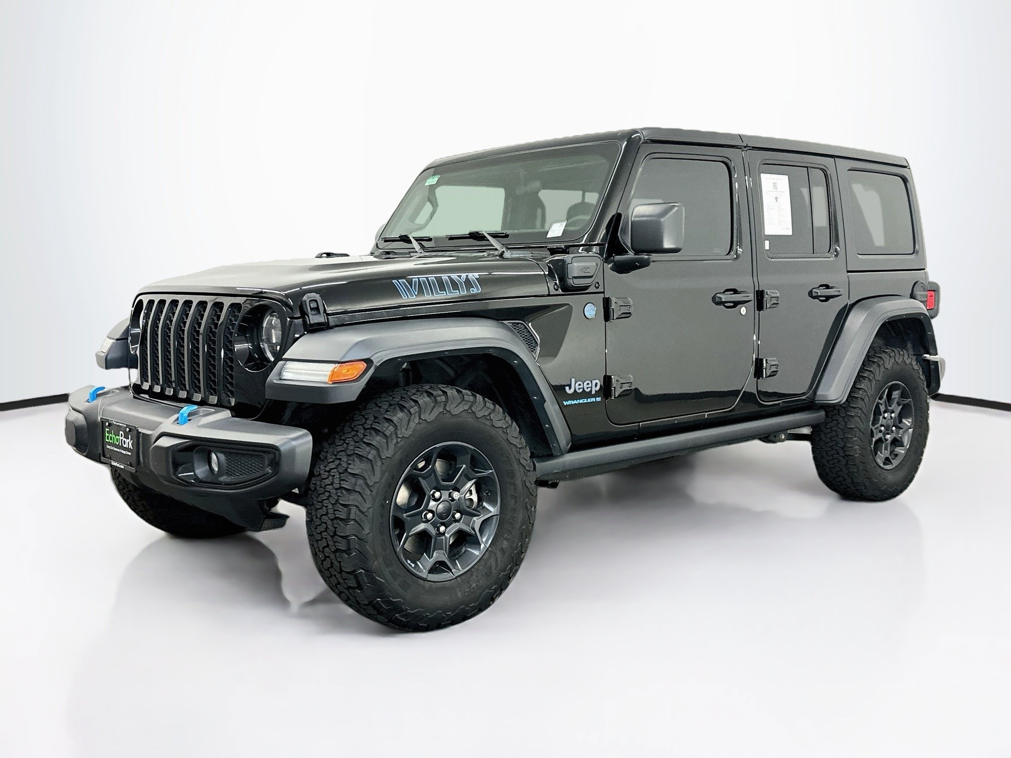 Used 2023 Jeep Wrangler Unlimited w/ Cold Weather Group AWD/4WD image 3