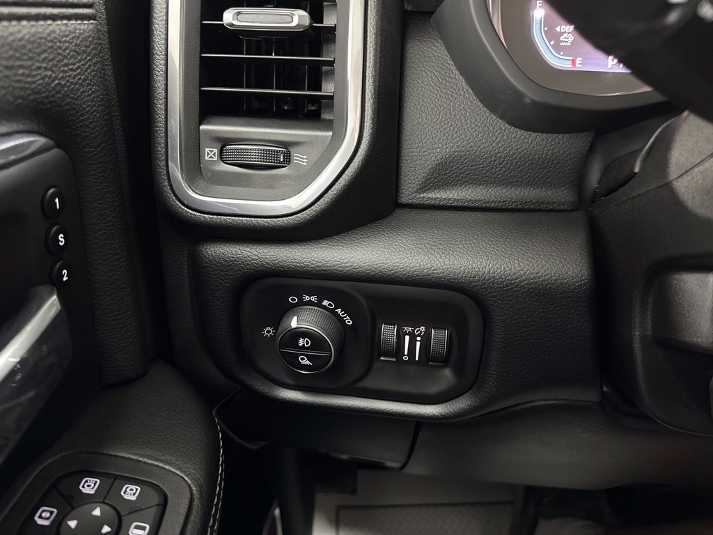 New 2026 RAM 3500 Laramie AWD/4WD image 46