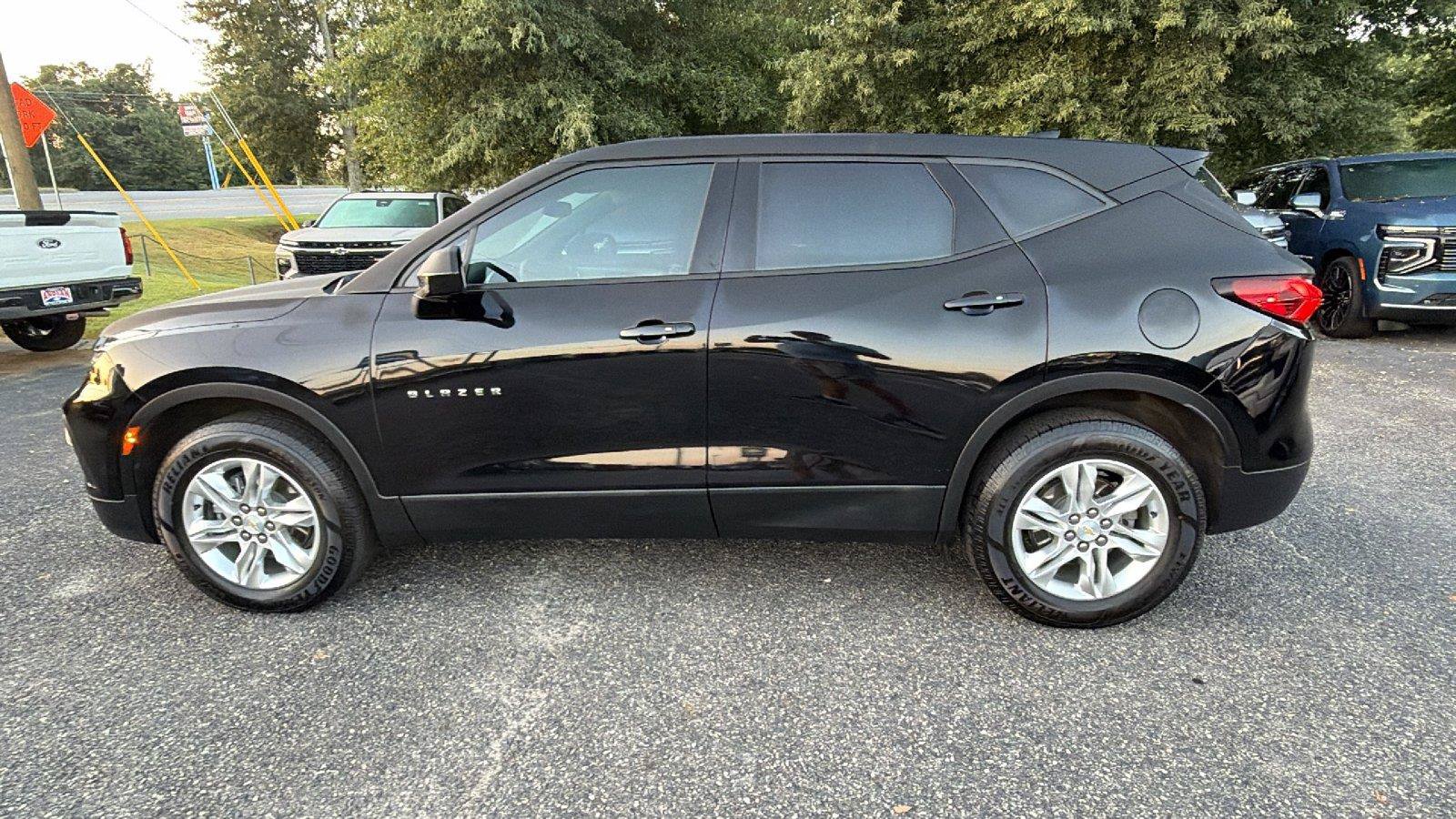 Used 2021 Chevrolet Blazer LT FWD image 11