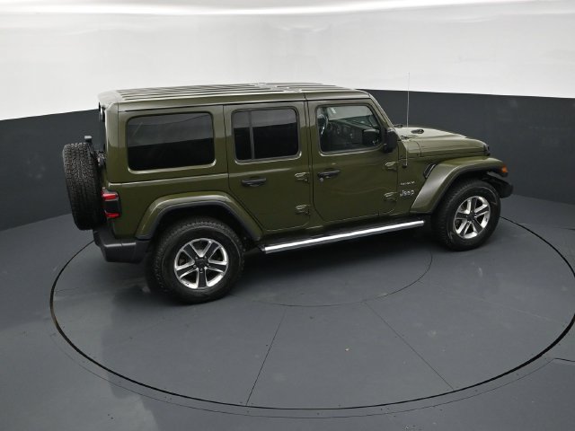 Used 2022 Jeep Wrangler Unlimited Sahara w/ LED Lighting Group AWD/4WD image 18