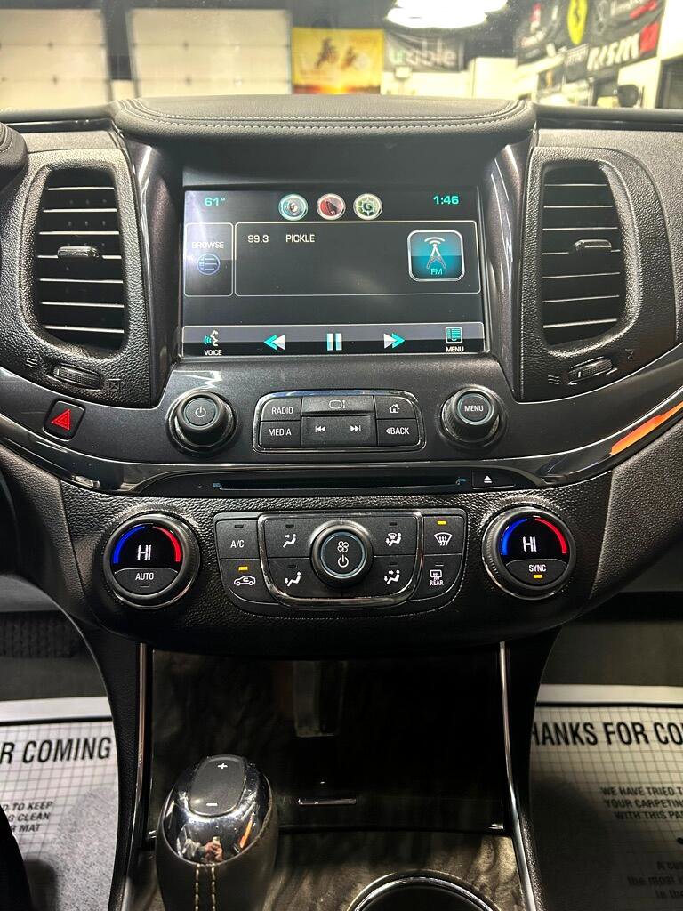 Used 2014 Chevrolet Impala LT w/ Convenience Package image 24