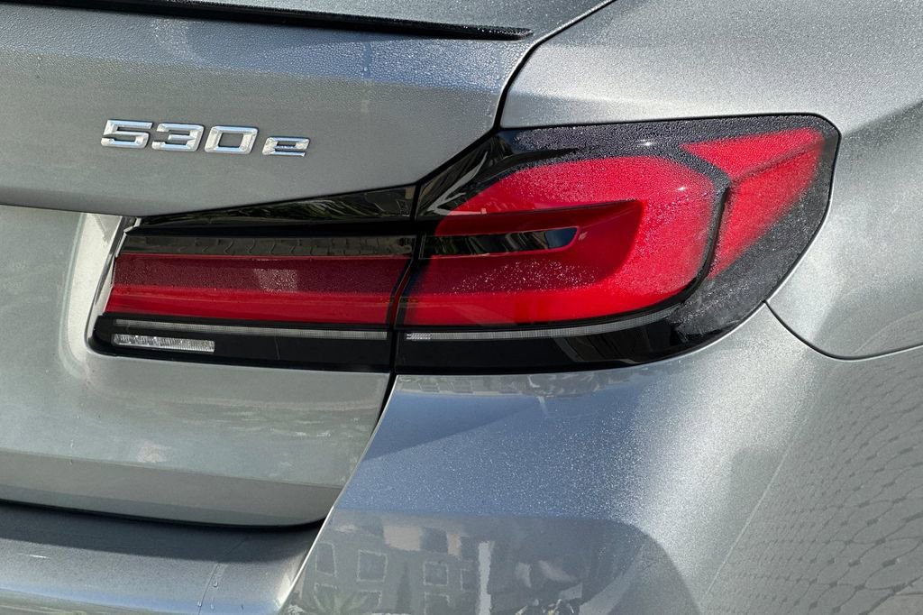 Used 2023 BMW 530e w/ M Sport Package image 33
