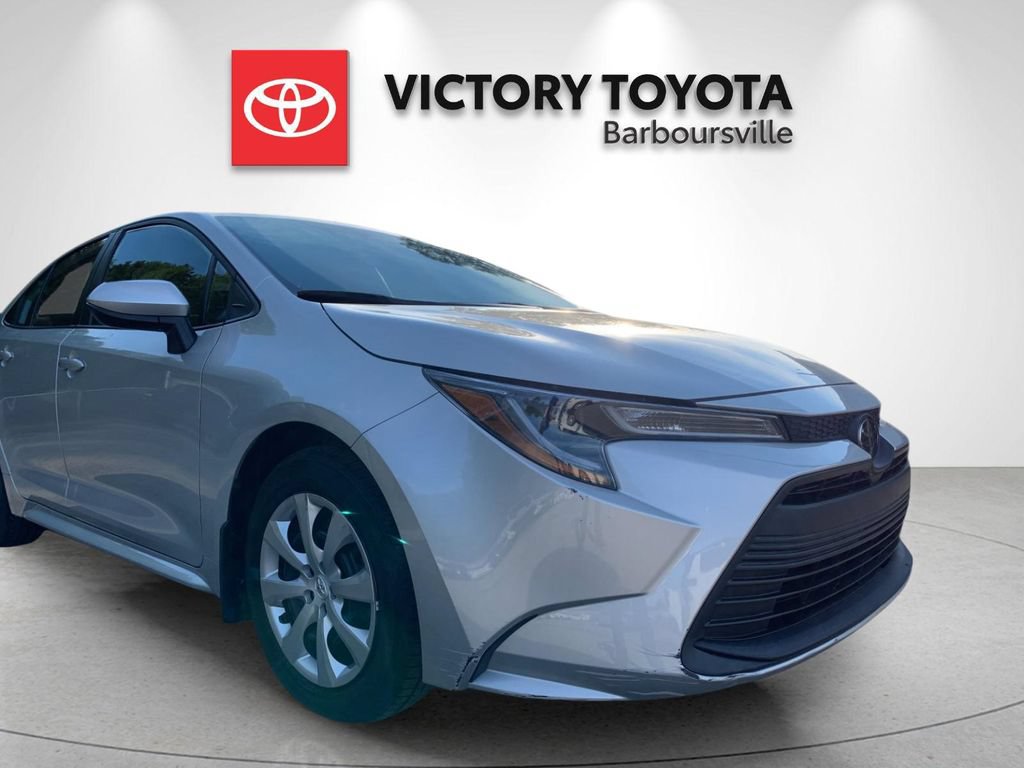 Used 2024 Toyota Corolla LE FWD image 5