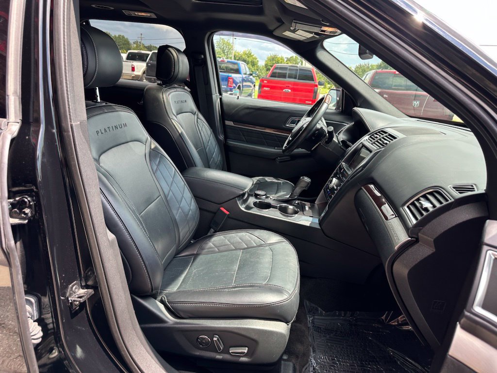 Used 2017 Ford Explorer Platinum AWD/4WD image 36