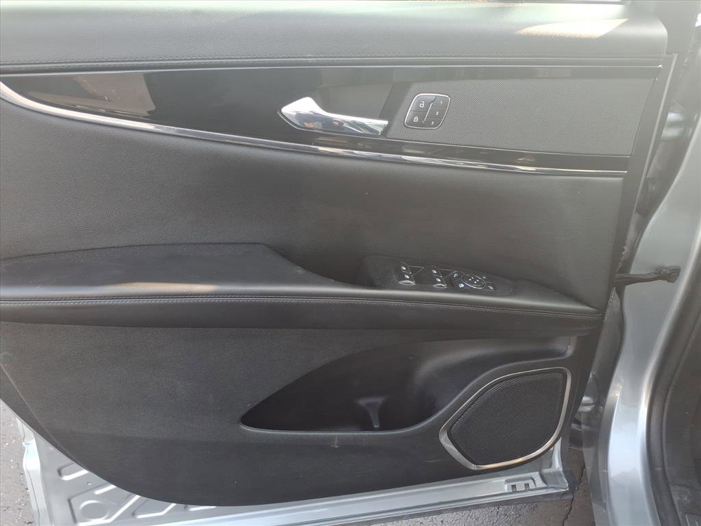 Used 2023 Lincoln Nautilus Reserve image 11