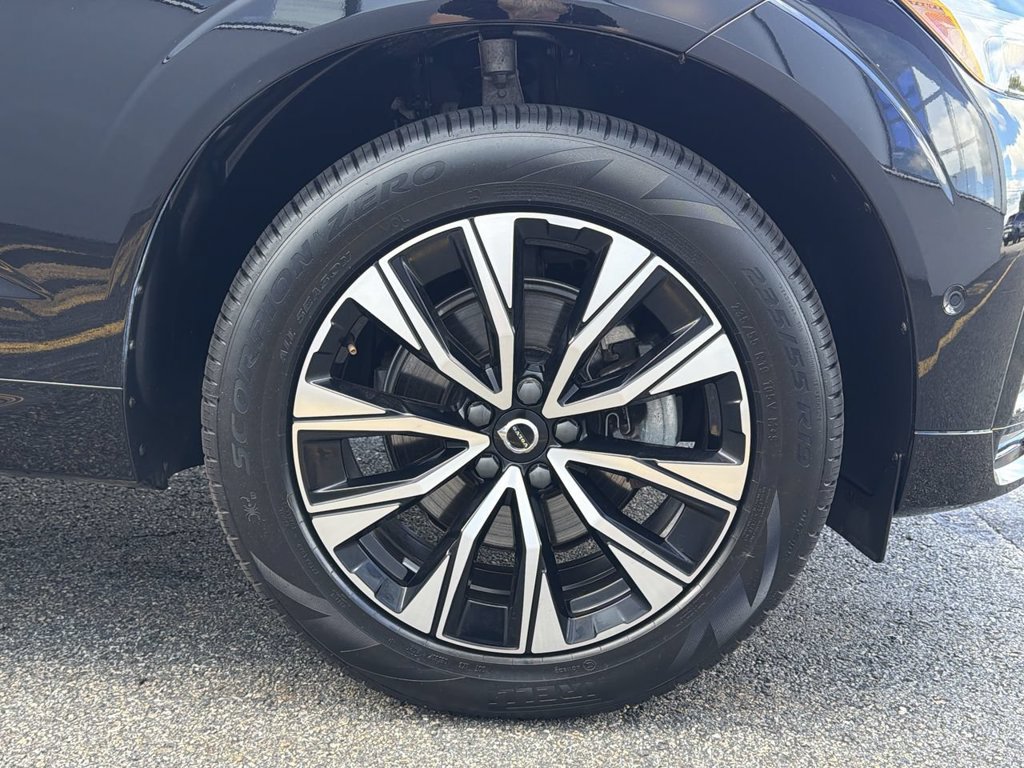 Certified 2024 Volvo XC60 B5 Plus w/ Protection Package Premier AWD/4WD image 13