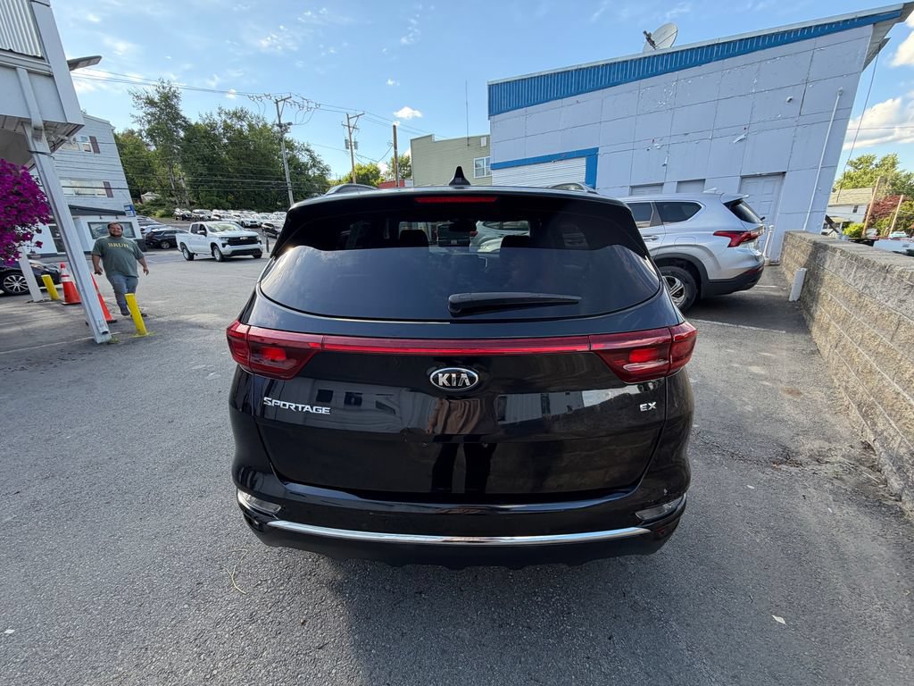 Used 2021 Kia Sportage EX w/ EX Technology Package FWD image 4