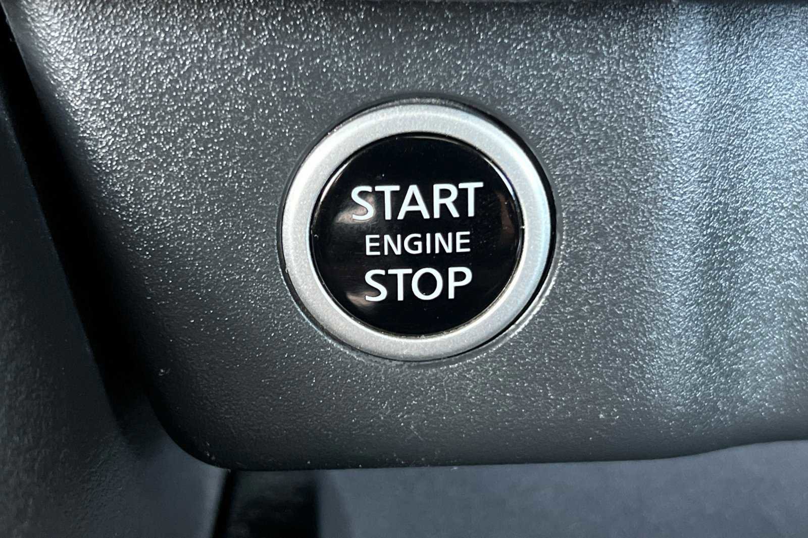 Used 2023 Nissan Rogue SV w/ SV Premium B Package image 24