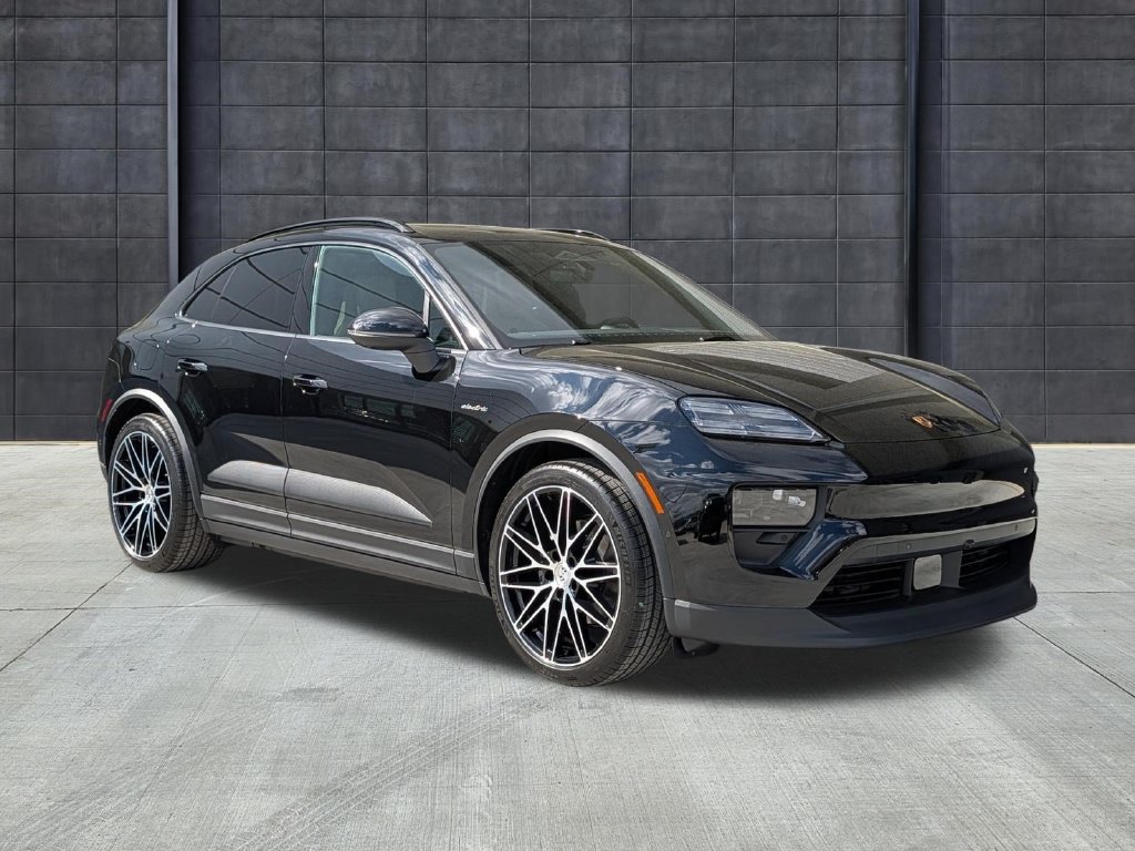 New 2026 Porsche Macan Electric RWD image 7