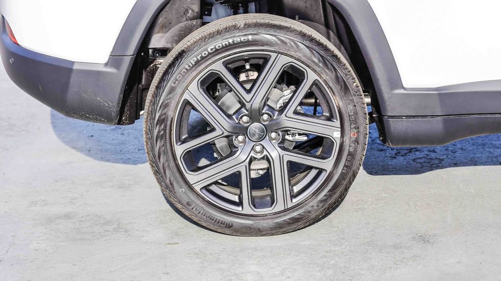 New 2026 Jeep Compass Limited image 12