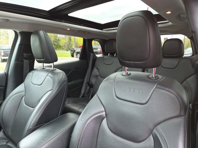 Used 2020 Jeep Cherokee Limited w/ Luxury Group AWD/4WD image 24