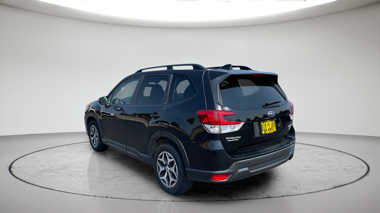 Used 2019 Subaru Forester Premium AWD/4WD image 5