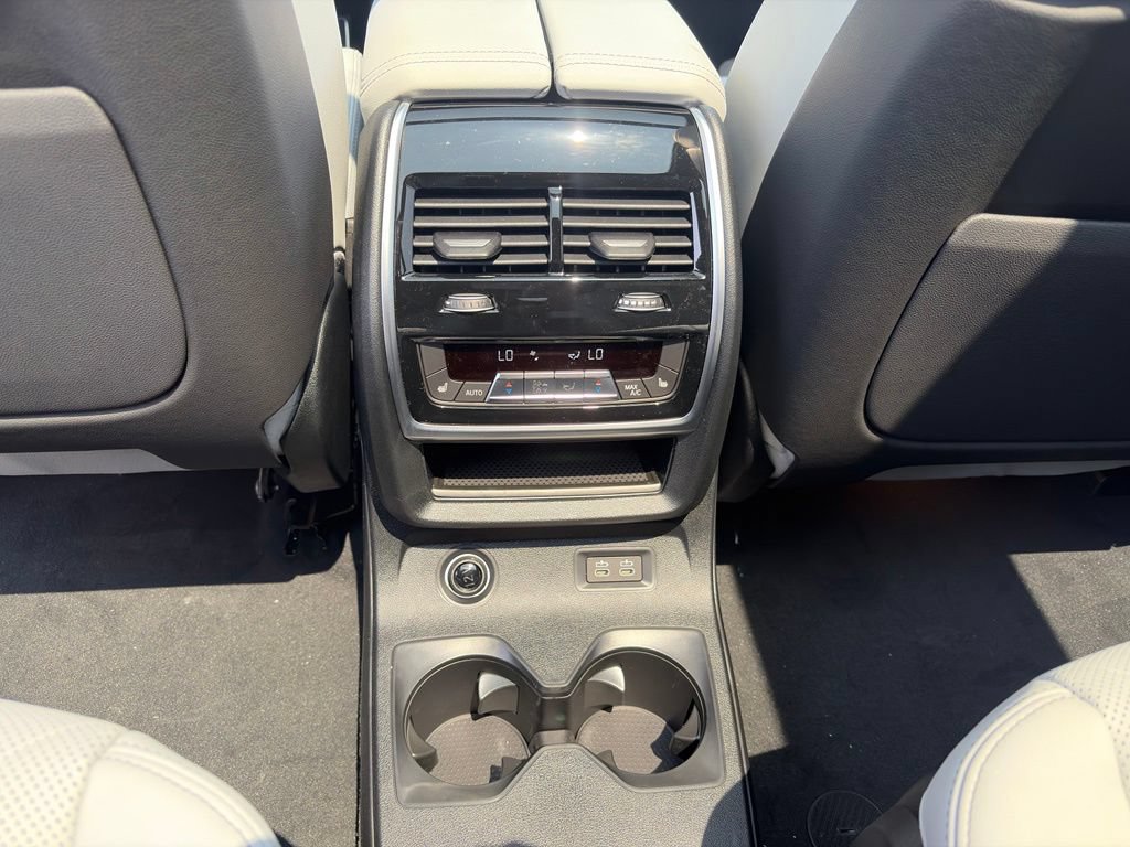 New 2027 BMW X7 xDrive40i w/ M Sport Package AWD/4WD image 21