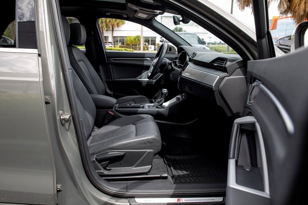 Used 2020 Audi Q3 2.0T Premium w/ Convenience Package image 36