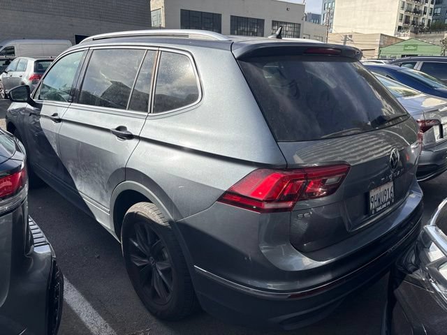 Used 2023 Volkswagen Tiguan SE w/ Panoramic Sunroof Package FWD image 5
