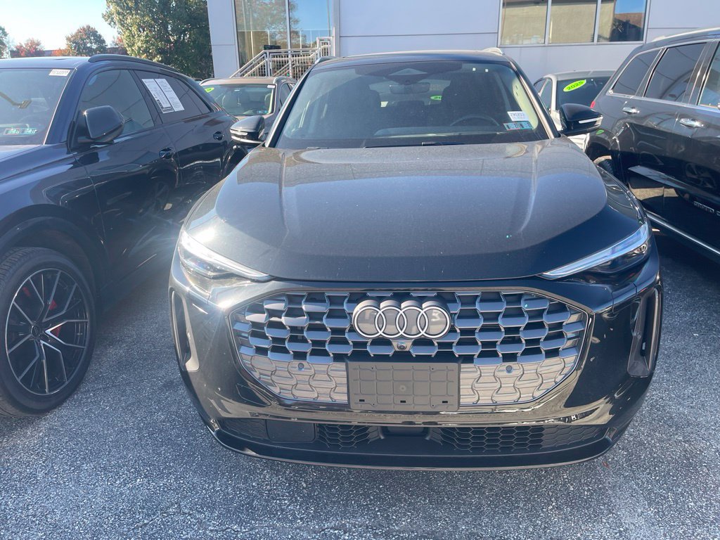 Certified 2025 Audi Q5 Premium Plus w/ Premium Plus AWD/4WD image 2