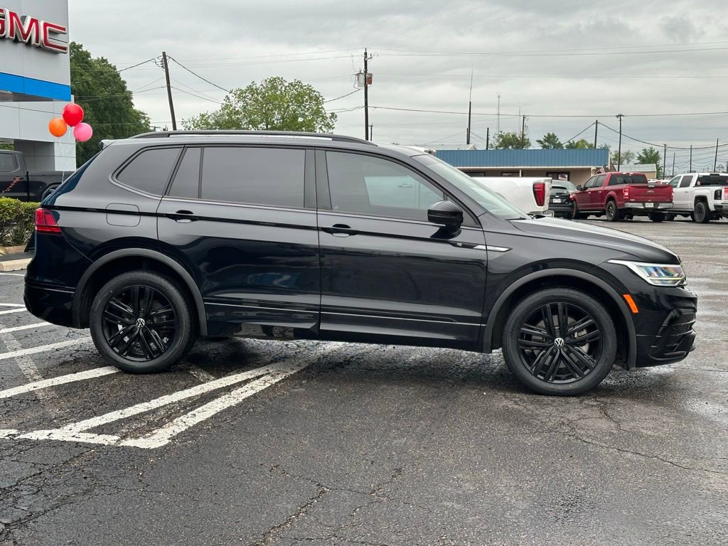 Used 2022 Volkswagen Tiguan SE R-Line FWD image 4