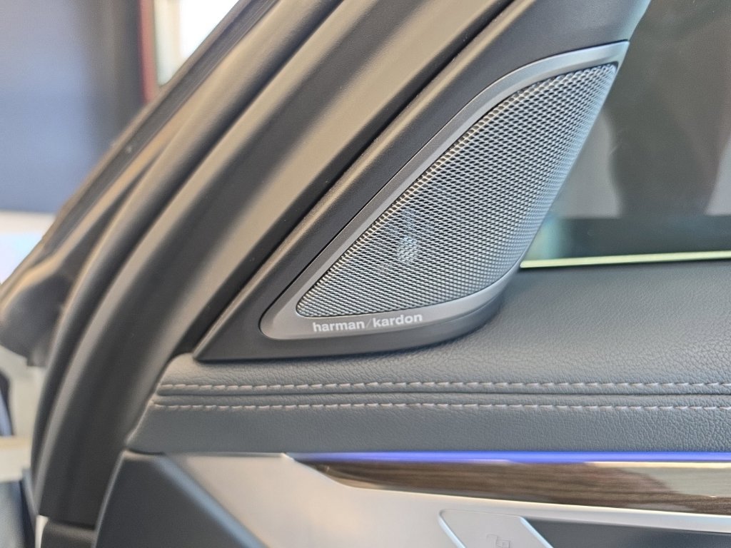 Used 2022 BMW 740i w/ Premium Package RWD image 62