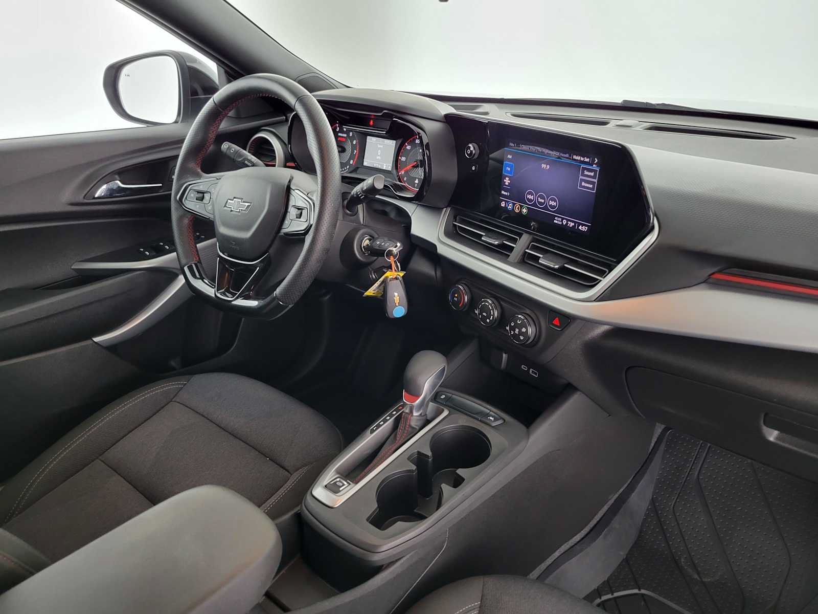 Used 2024 Chevrolet Trax RS FWD image 11