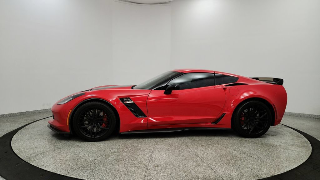 Used 2015 Chevrolet Corvette Z06 w/ Chrome Badge Package RWD image 2