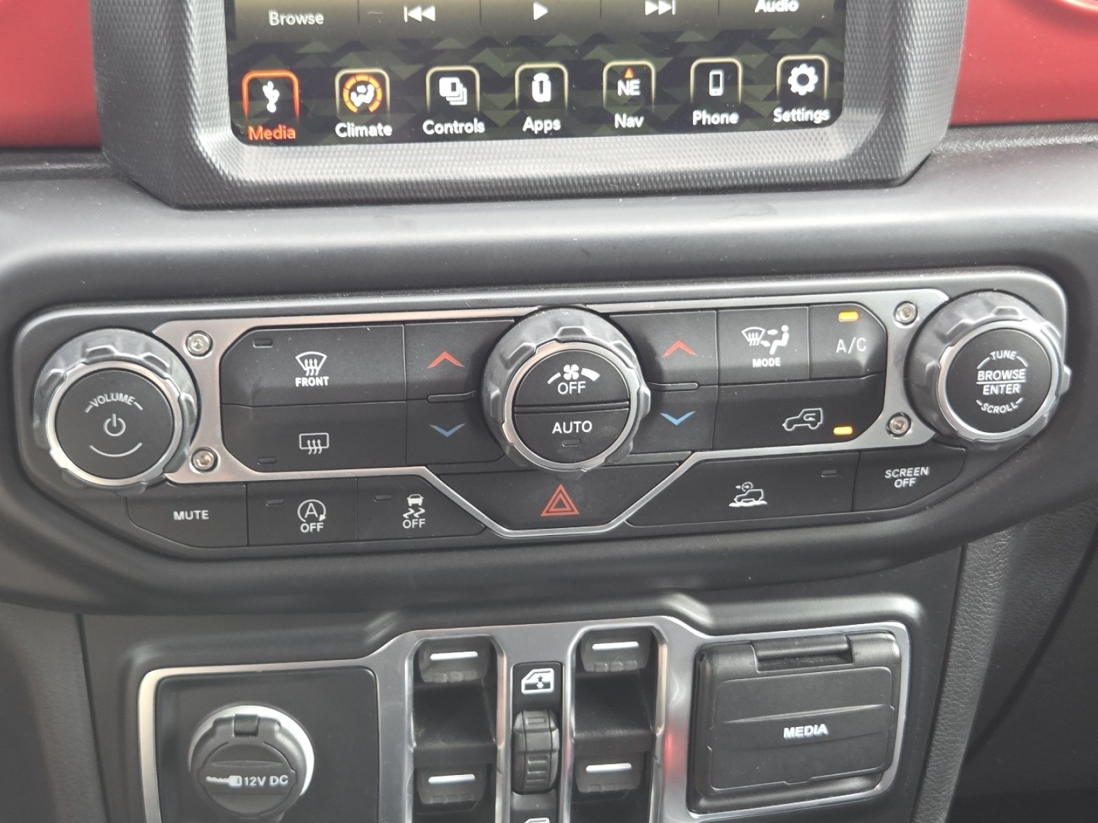Used 2022 Jeep Wrangler Unlimited Rubicon AWD/4WD image 33