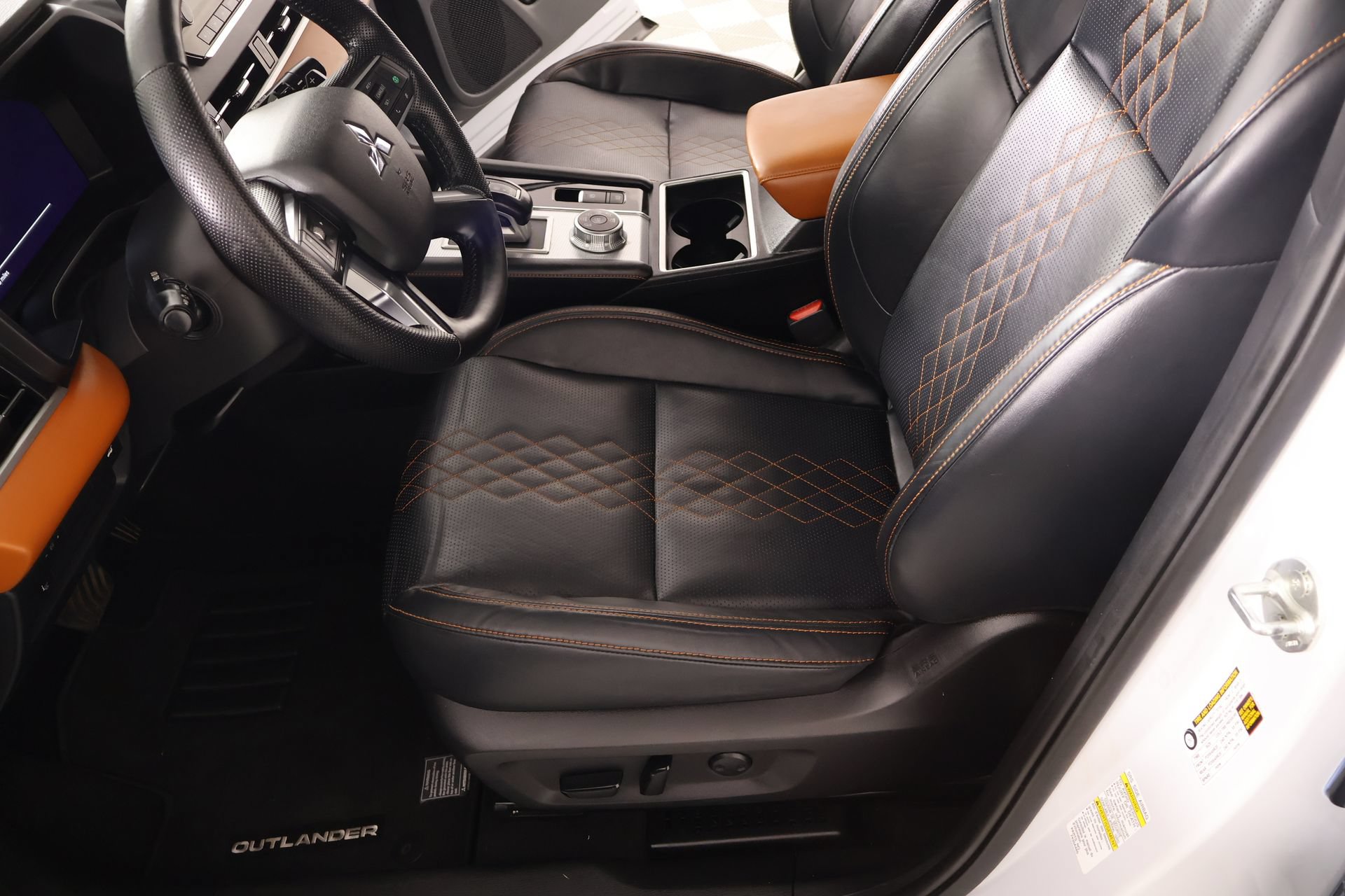 Used 2024 Mitsubishi Outlander SEL AWD/4WD image 12