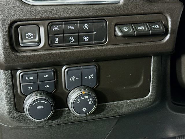 Used 2023 Chevrolet Suburban High Country AWD/4WD image 12