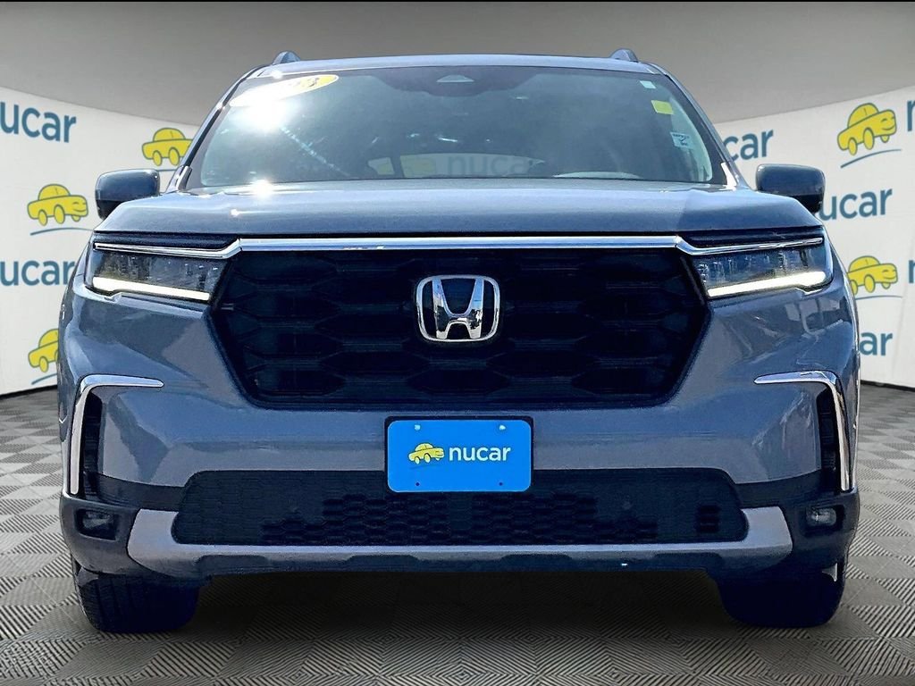 Used 2023 Honda Pilot Touring image 2
