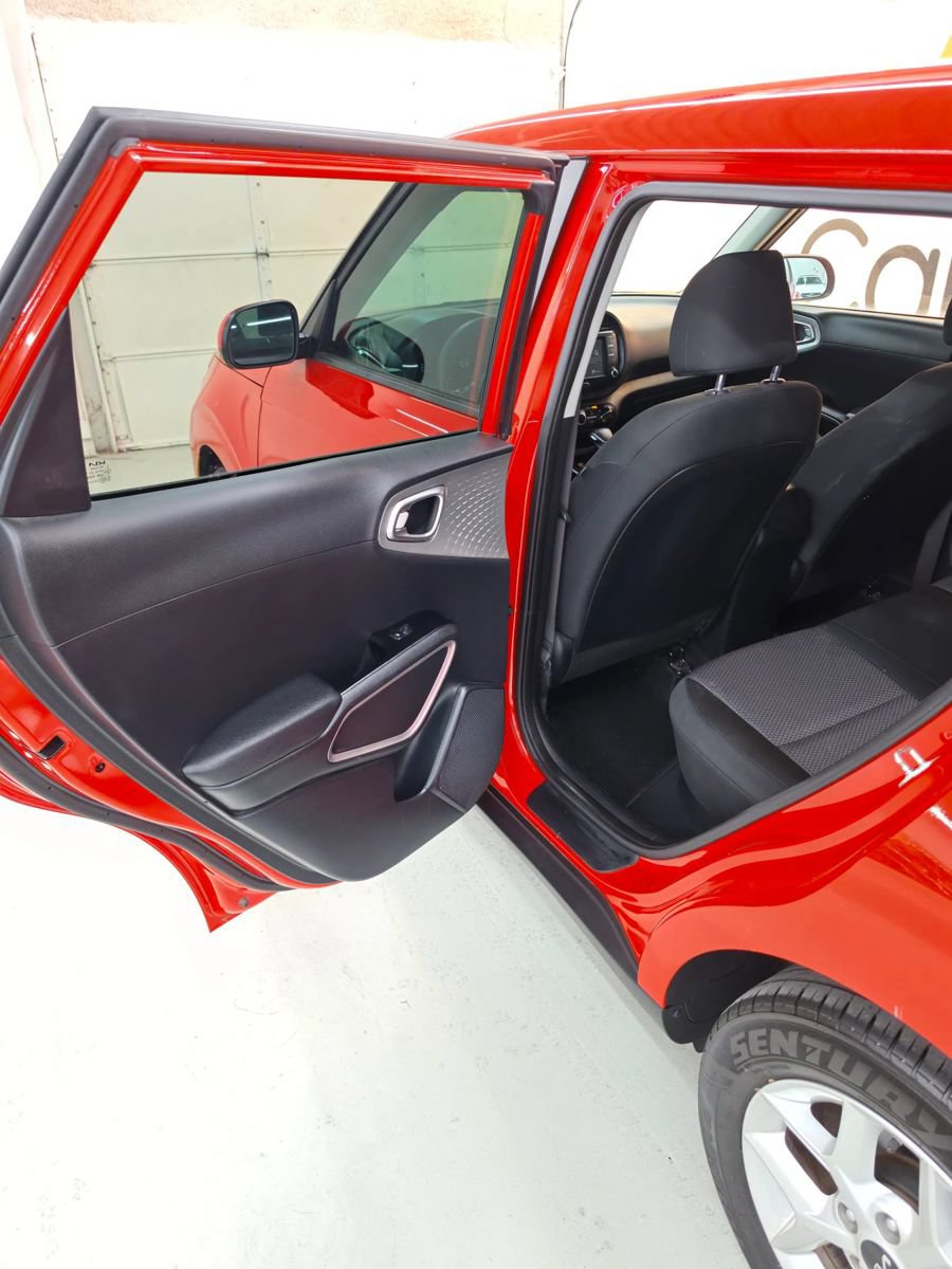 Used 2024 Kia Soul LX w/ LX Technology Package FWD image 34