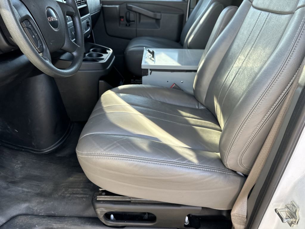 Used 2024 GMC Savana 2500 w/ Driver Convenience Package image 12