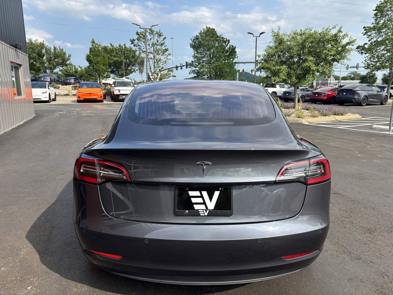 Used 2018 Tesla Model 3 Long Range RWD image 7