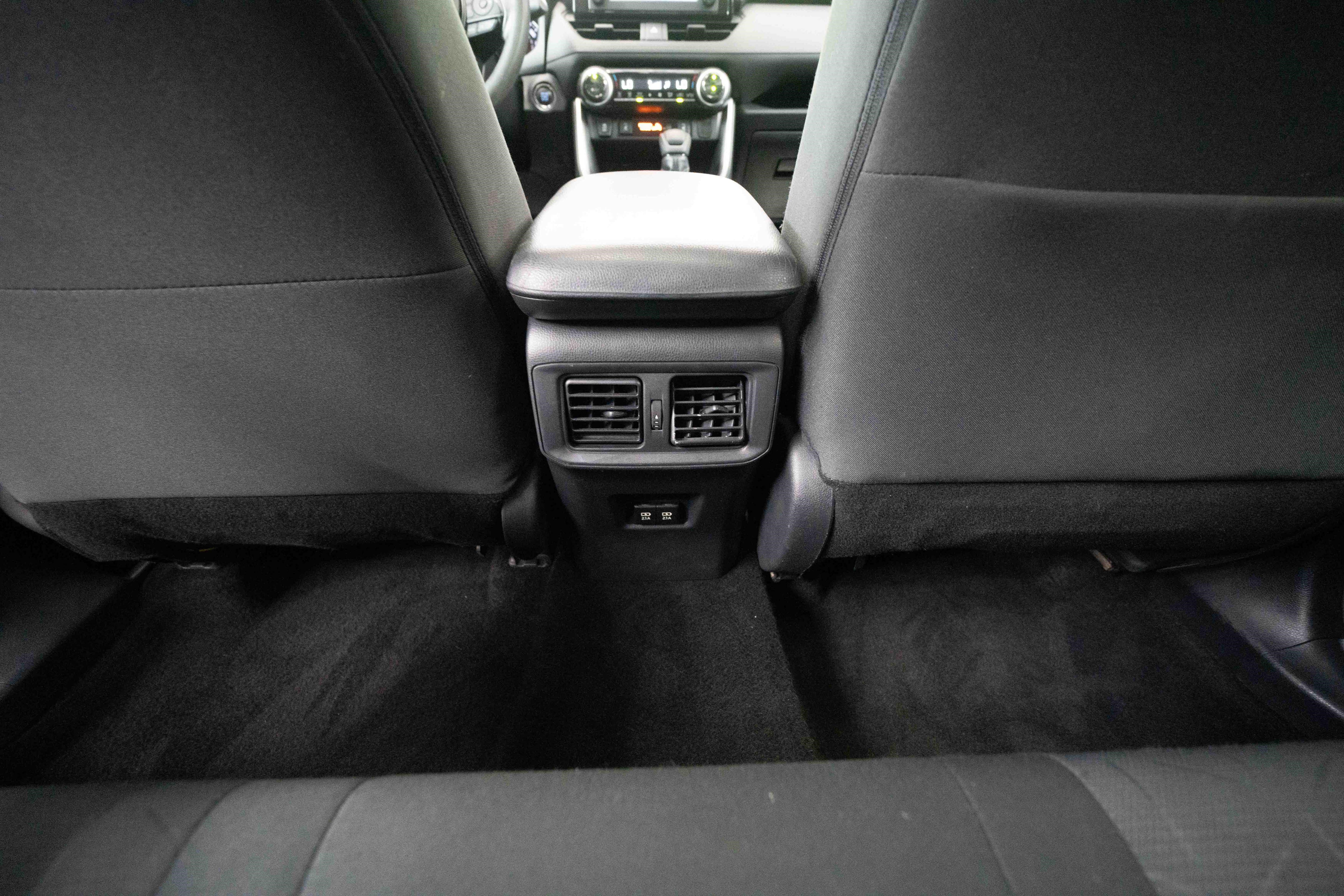 Used 2019 Toyota RAV4 XLE FWD image 22