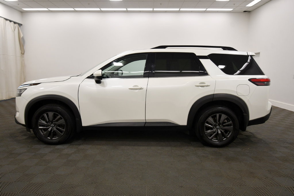 Used 2022 Nissan Pathfinder SV w/ SV Premium Package AWD/4WD image 4