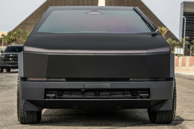 Used 2024 Tesla Cybertruck Cyberbeast AWD/4WD image 11