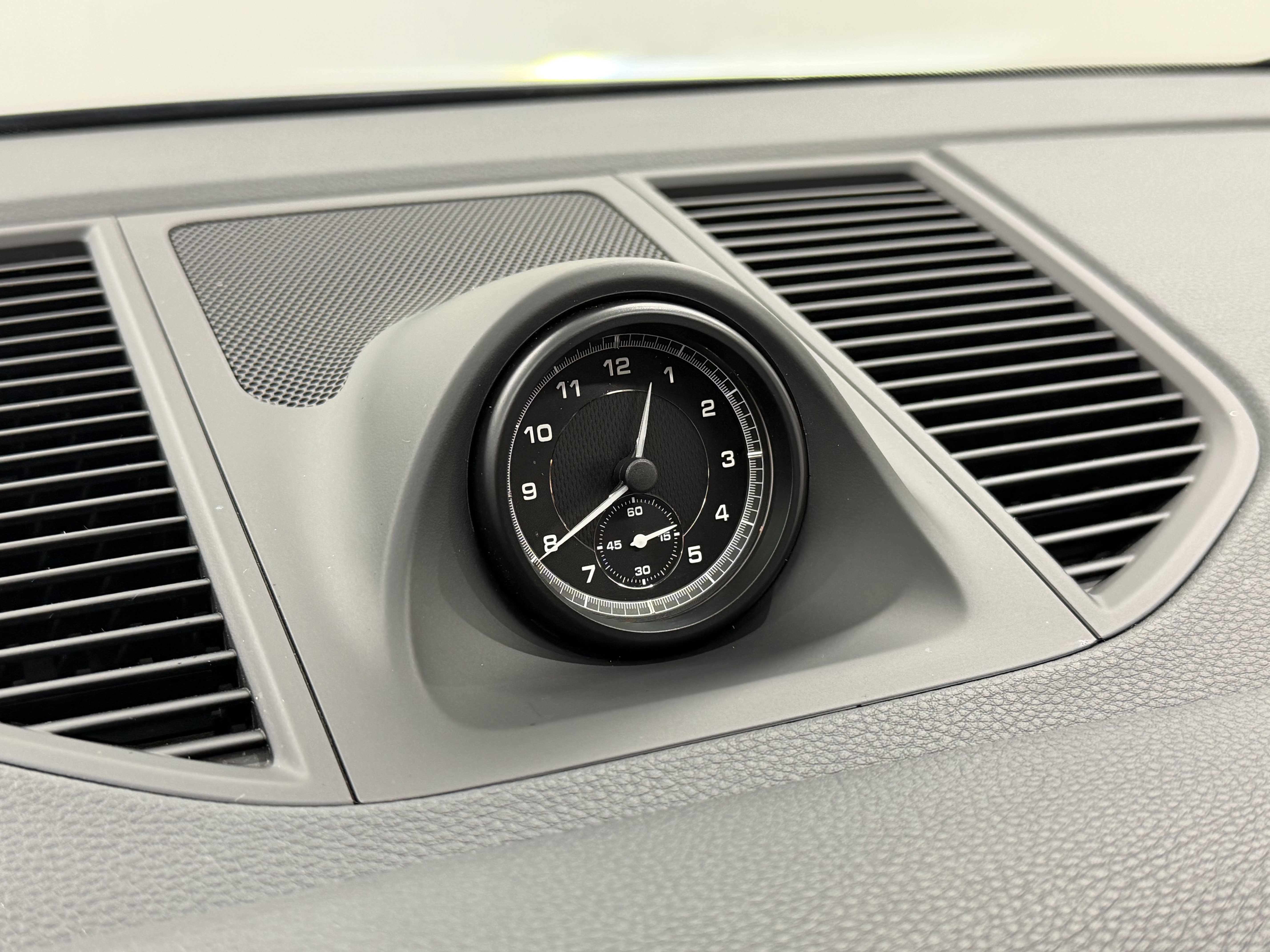 Certified 2025 Porsche Macan image 56