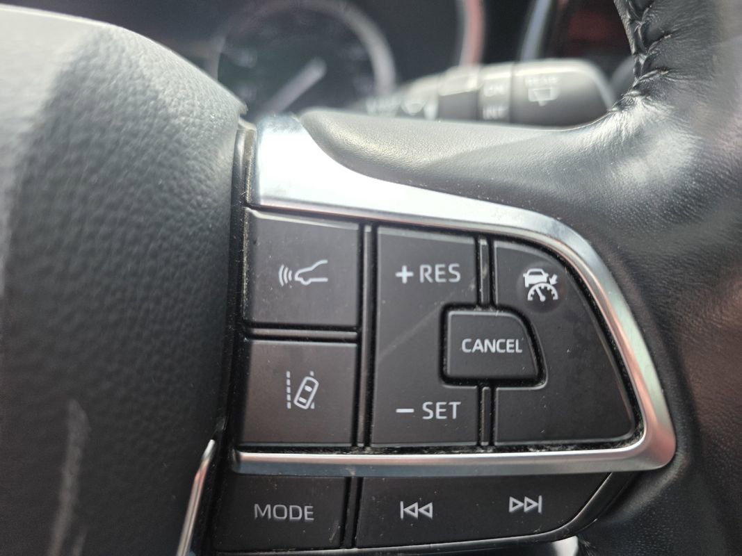 Used 2021 Toyota Highlander XSE AWD/4WD image 26